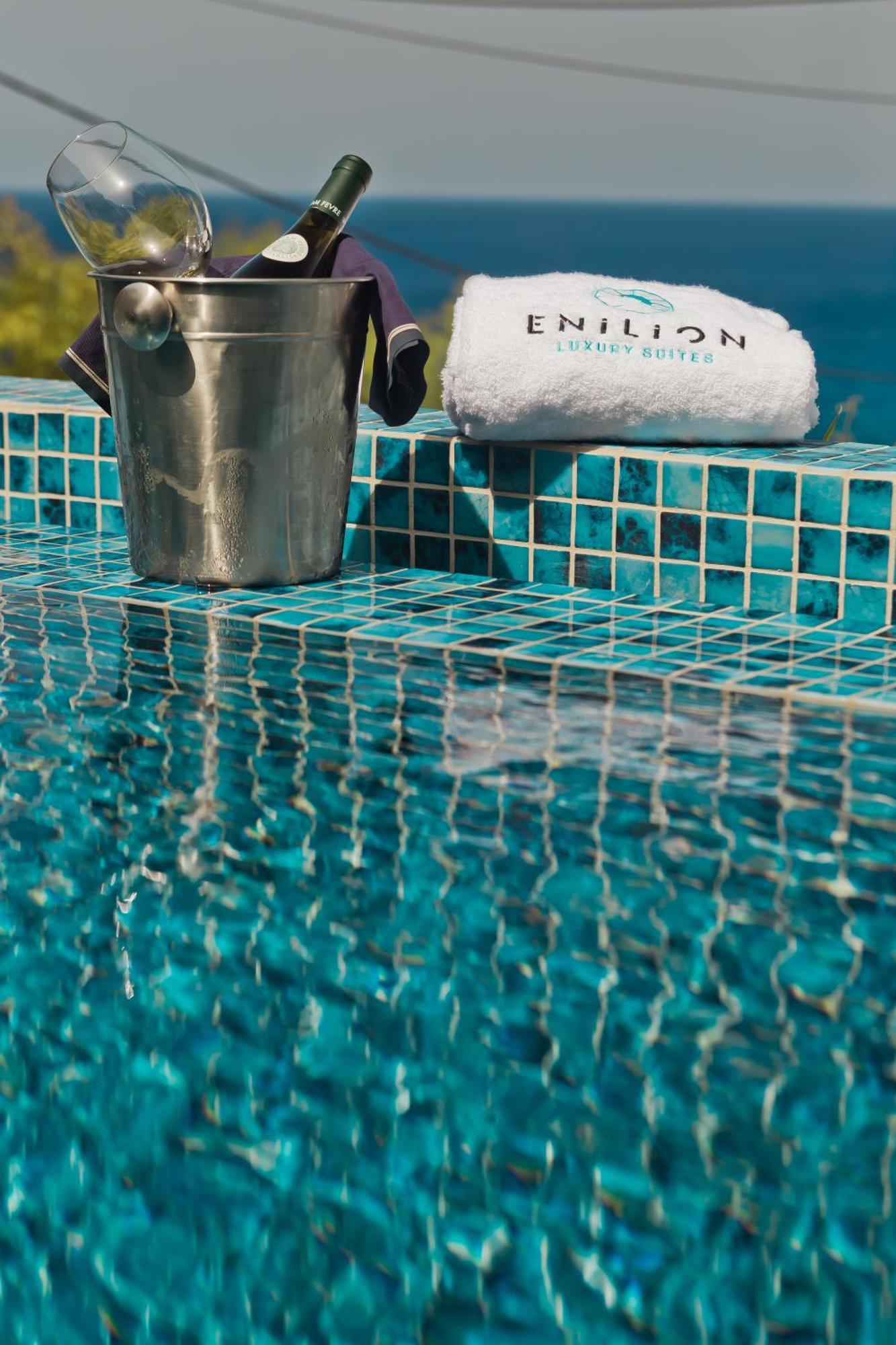 Enilion Luxury Suites Kyra Panagia Exterior photo