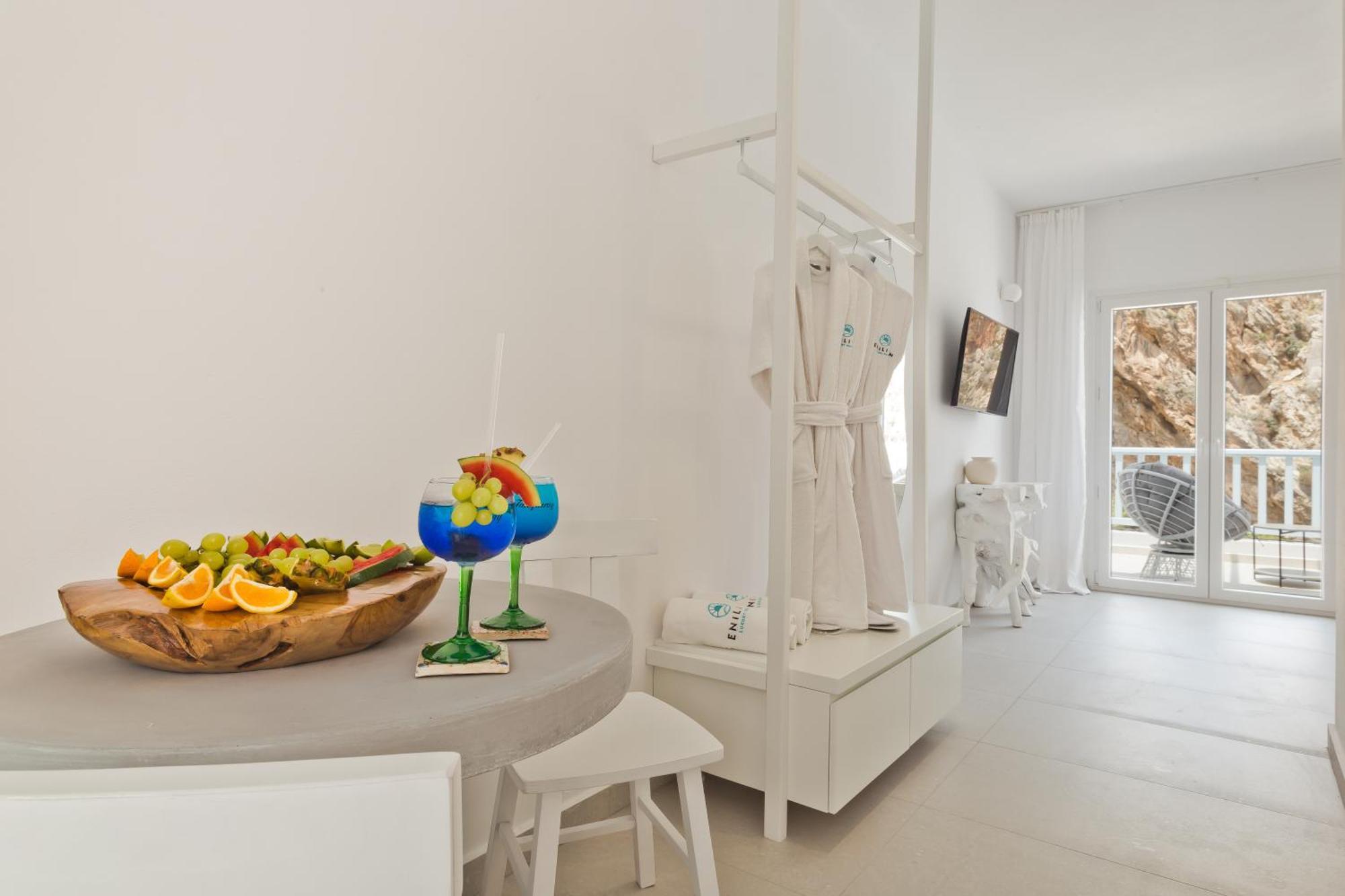 Enilion Luxury Suites Kyra Panagia Exterior photo